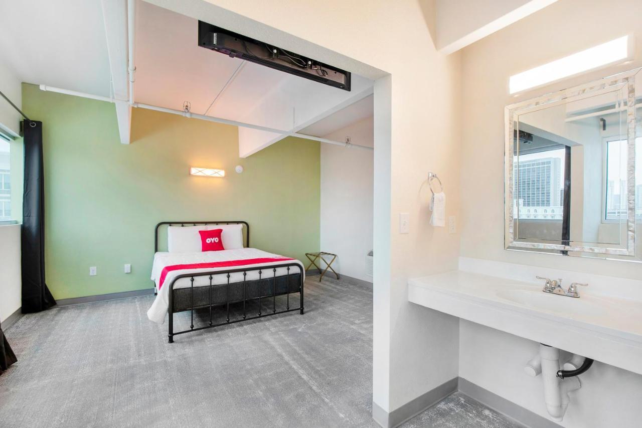 Oyo Hotel & Apartments Houston Galleria Экстерьер фото