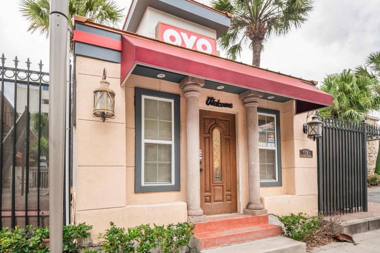 Oyo Hotel & Apartments Houston Galleria Экстерьер фото