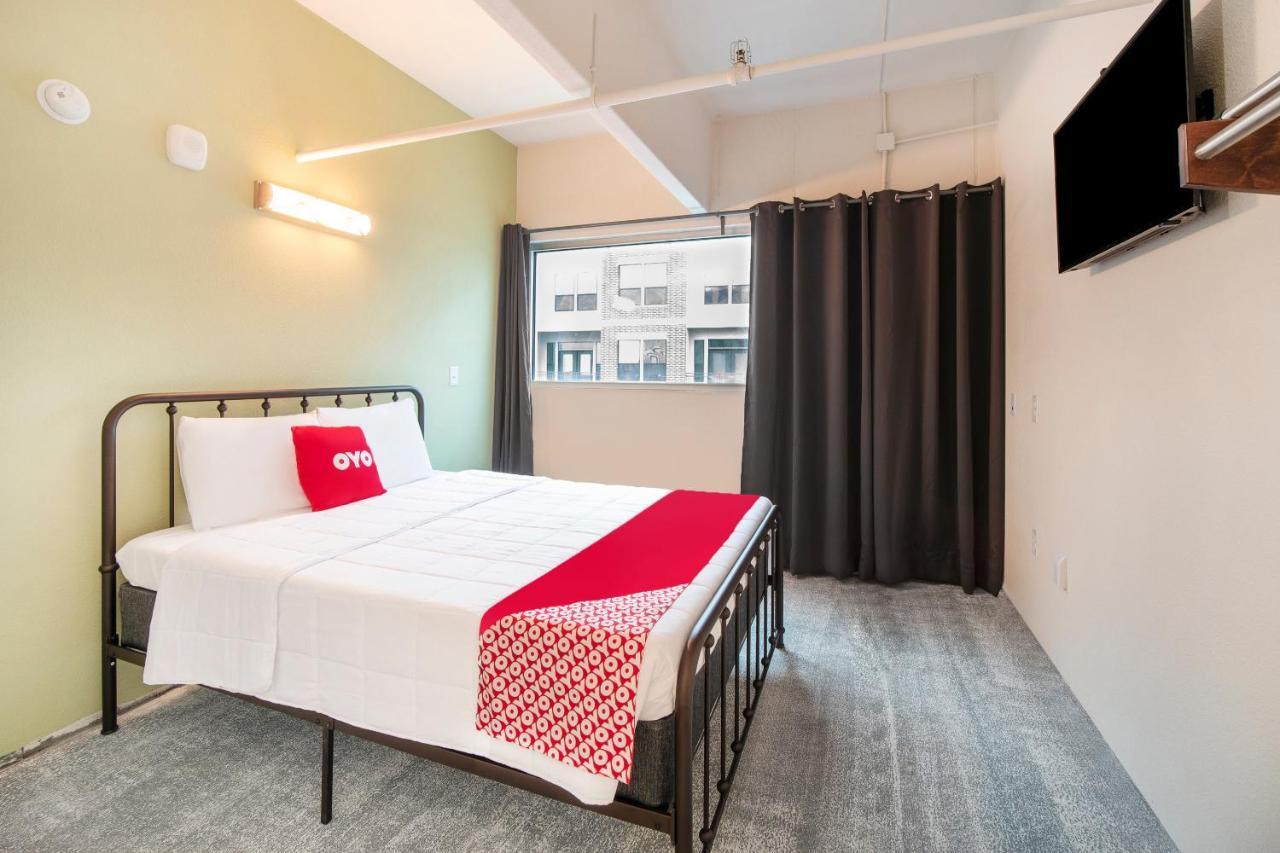 Oyo Hotel & Apartments Houston Galleria Экстерьер фото