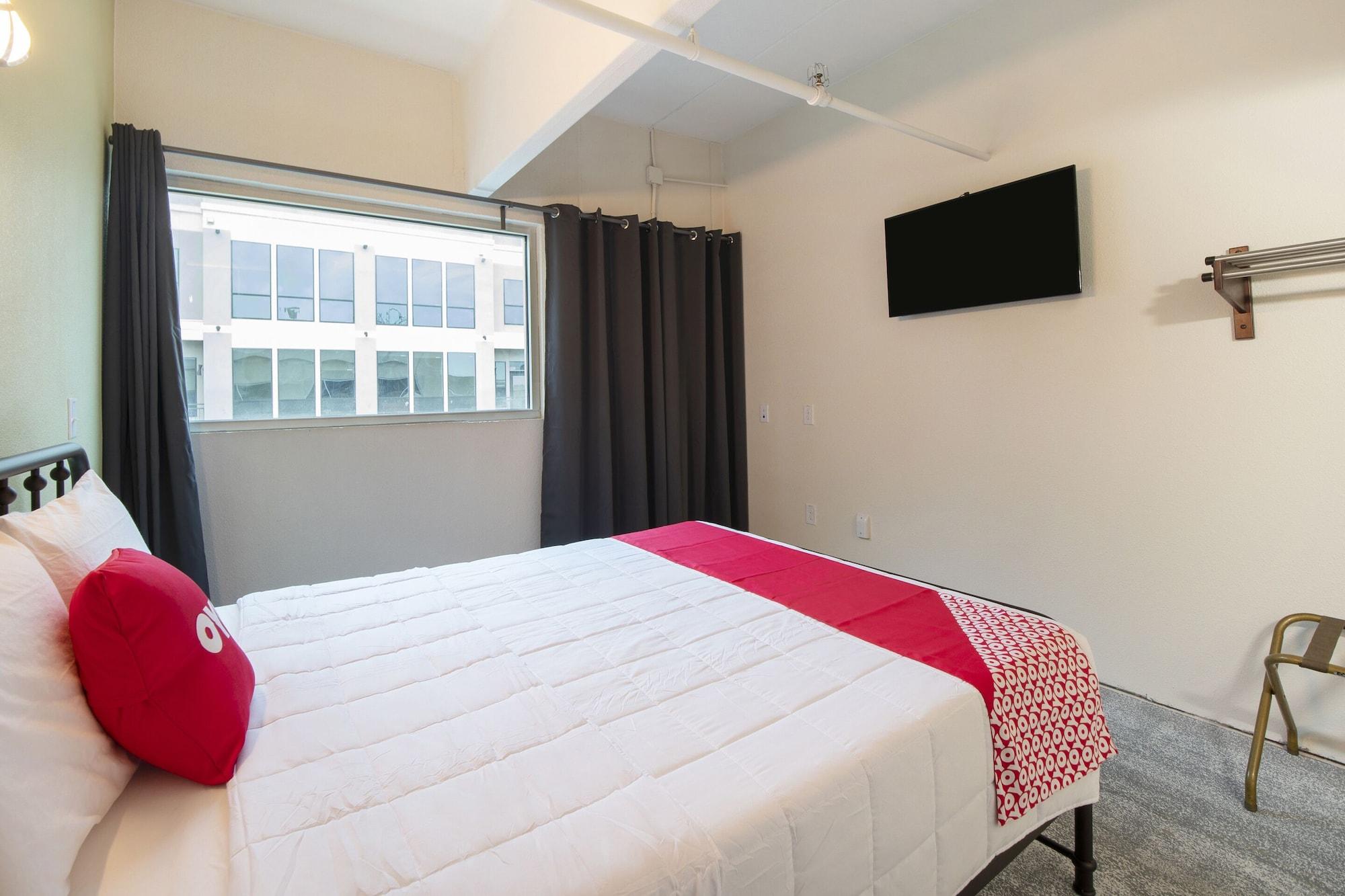 Oyo Hotel & Apartments Houston Galleria Экстерьер фото