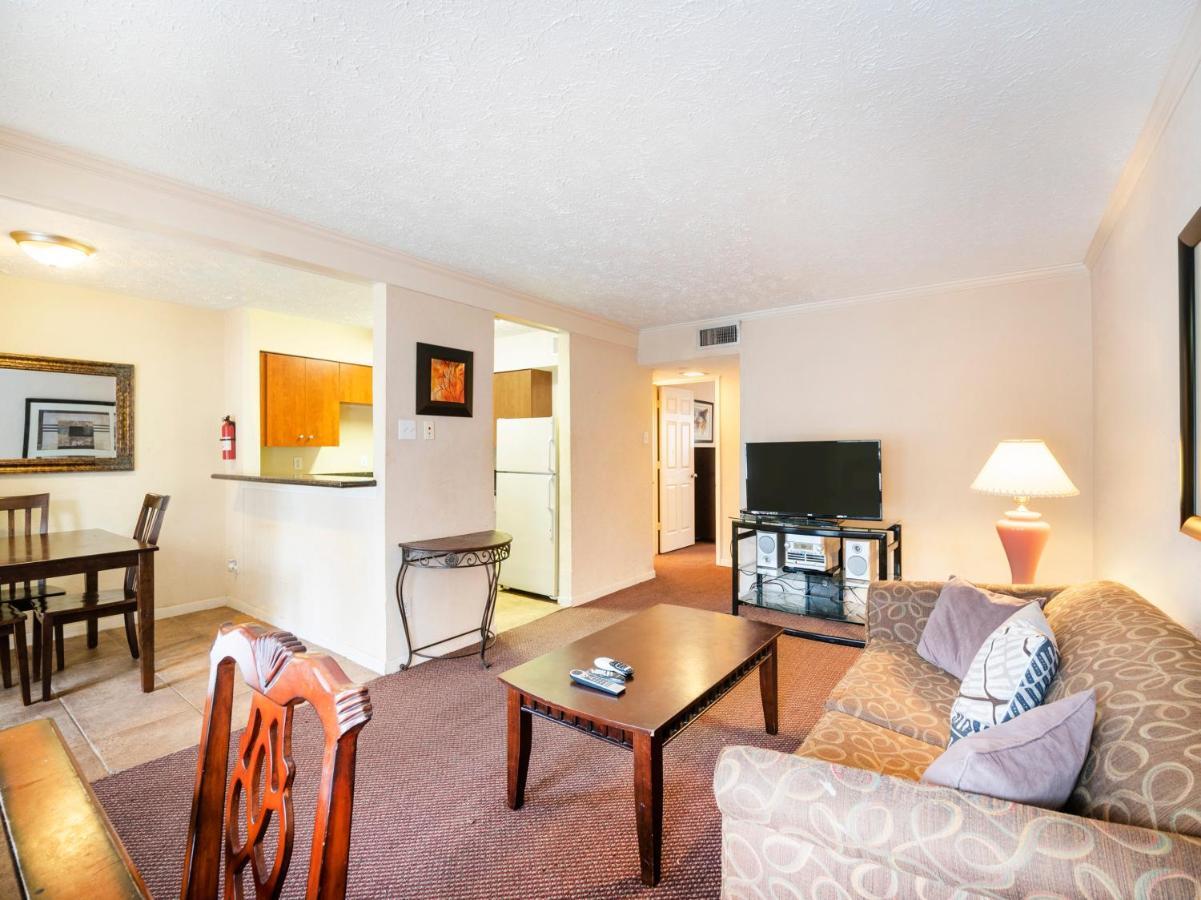 Oyo Hotel & Apartments Houston Galleria Экстерьер фото