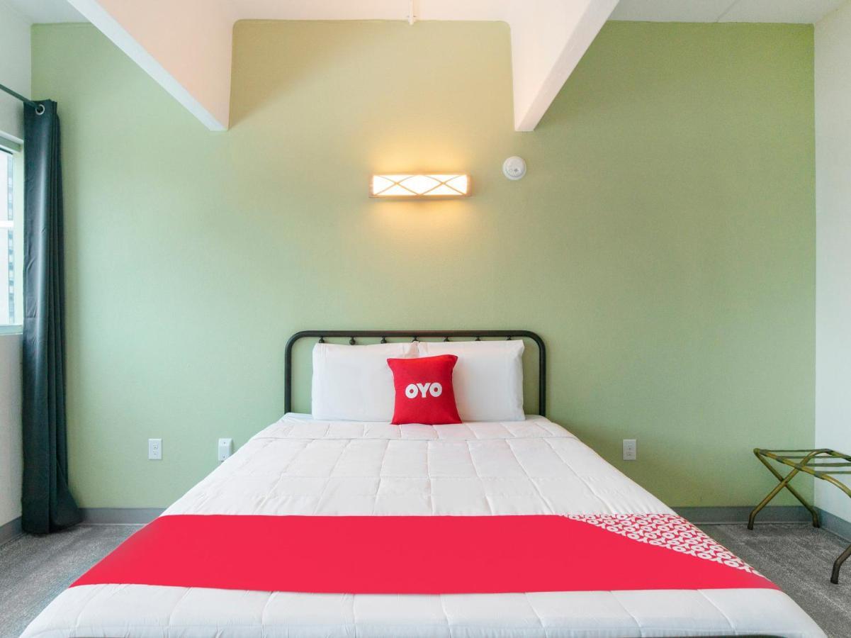 Oyo Hotel & Apartments Houston Galleria Экстерьер фото