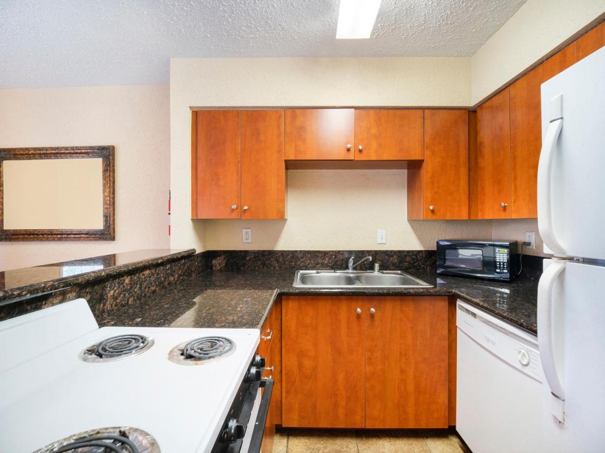 Oyo Hotel & Apartments Houston Galleria Экстерьер фото