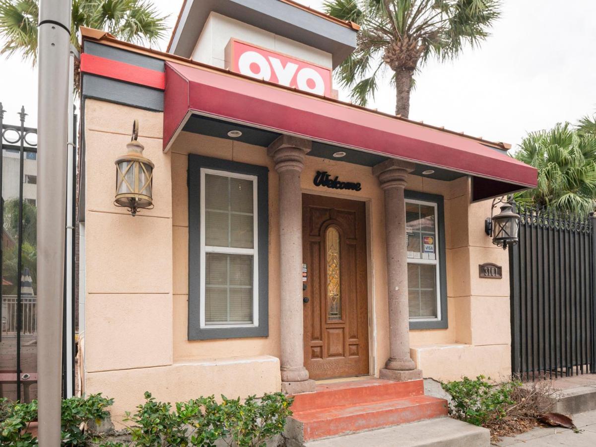 Oyo Hotel & Apartments Houston Galleria Экстерьер фото